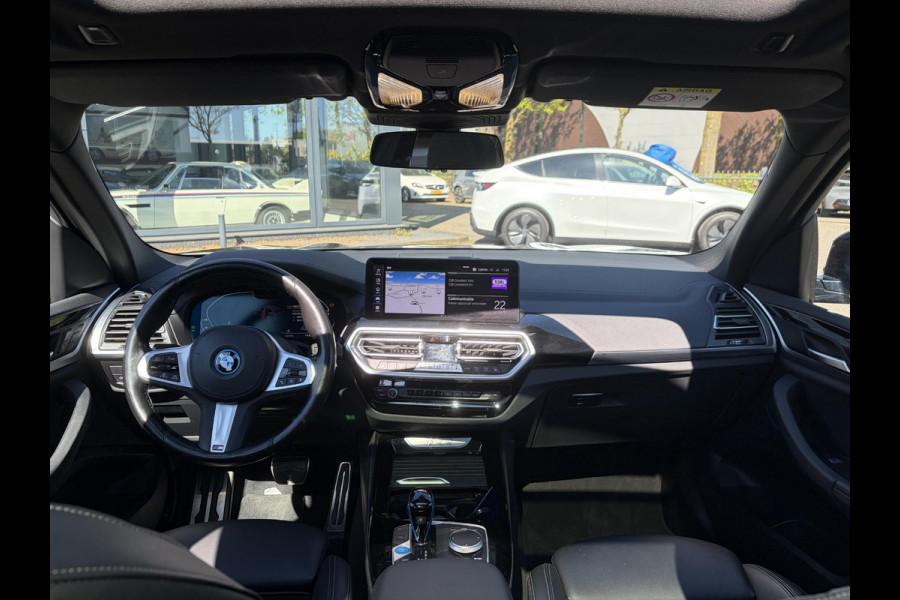 BMW iX3 High Executive 80 kWh M SPORT | PANORAMA DAK | LEDER | SOH 99% | APPLE CARPLAY