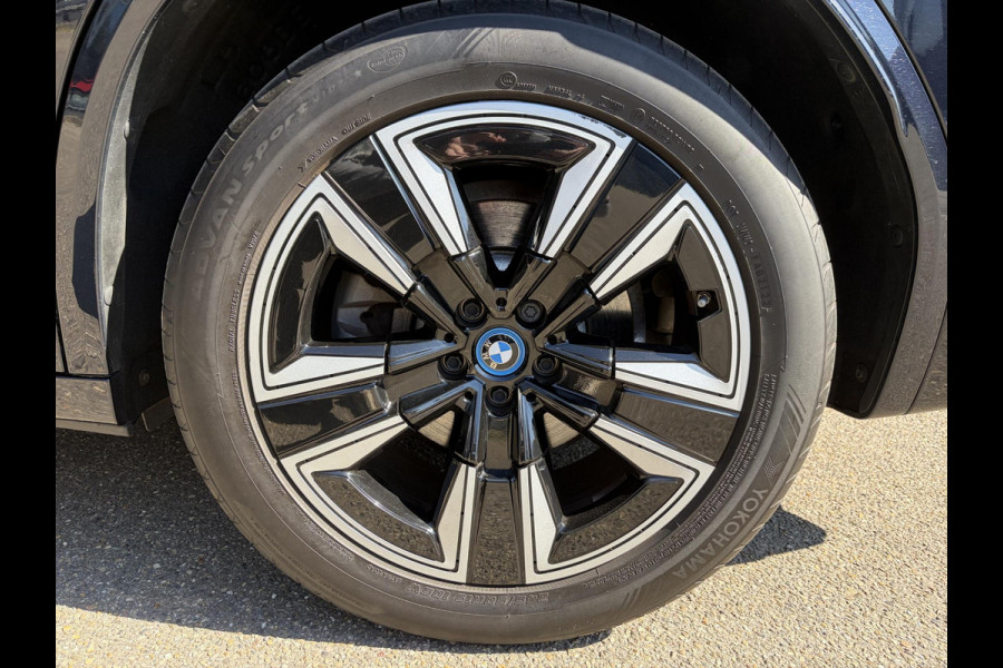 BMW iX3 High Executive 80 kWh M SPORT | PANORAMA DAK | LEDER | SOH 99% | APPLE CARPLAY