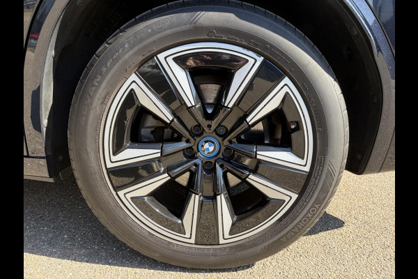 BMW iX3 High Executive 80 kWh M SPORT | PANORAMA DAK | LEDER | SOH 99% | APPLE CARPLAY