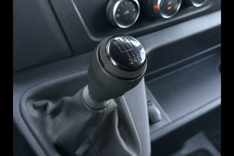 Renault Master T35 2.3 dCi 150 L2H2 ZB-Edition | Trekhaak | Carplay | Treeplanken | 18'' Sportvelgen