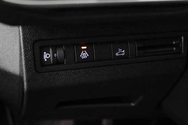 Peugeot 3008 1.2 Allure*130PK*ECC*CRUISE*NAVI*CAM*CARPLAY*