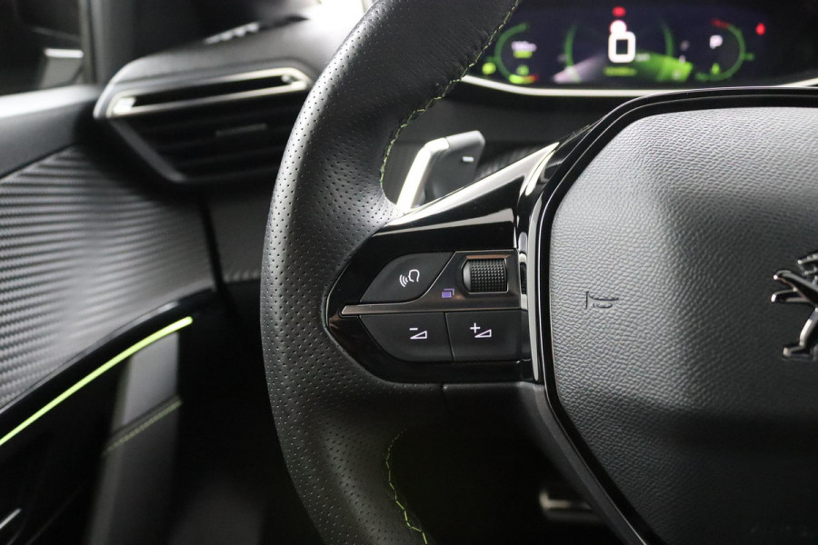 Peugeot 208 1.2 GT*AUTOM.*ECC*CRUISE*NAVI*CAM*CARPLAY