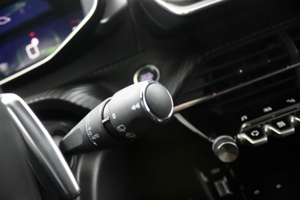 Peugeot 208 1.2 GT*AUTOM.*ECC*CRUISE*NAVI*CAM*CARPLAY