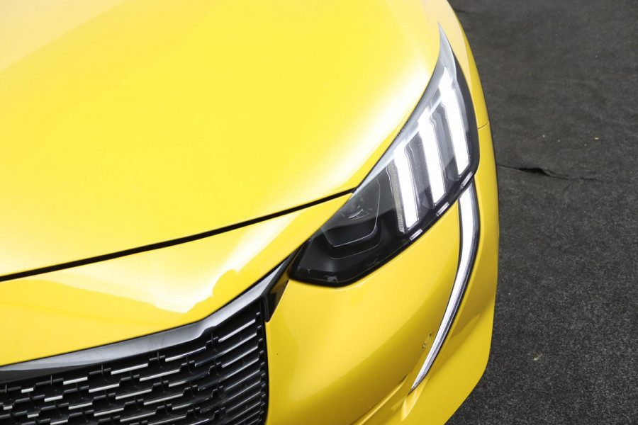 Peugeot 208 1.2 GT*AUTOM.*ECC*CRUISE*NAVI*CAM*CARPLAY