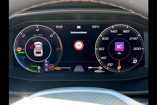 CUPRA Formentor 1.4 e-Hybrid VZ Copper Edition Leer/Pano/Matrix