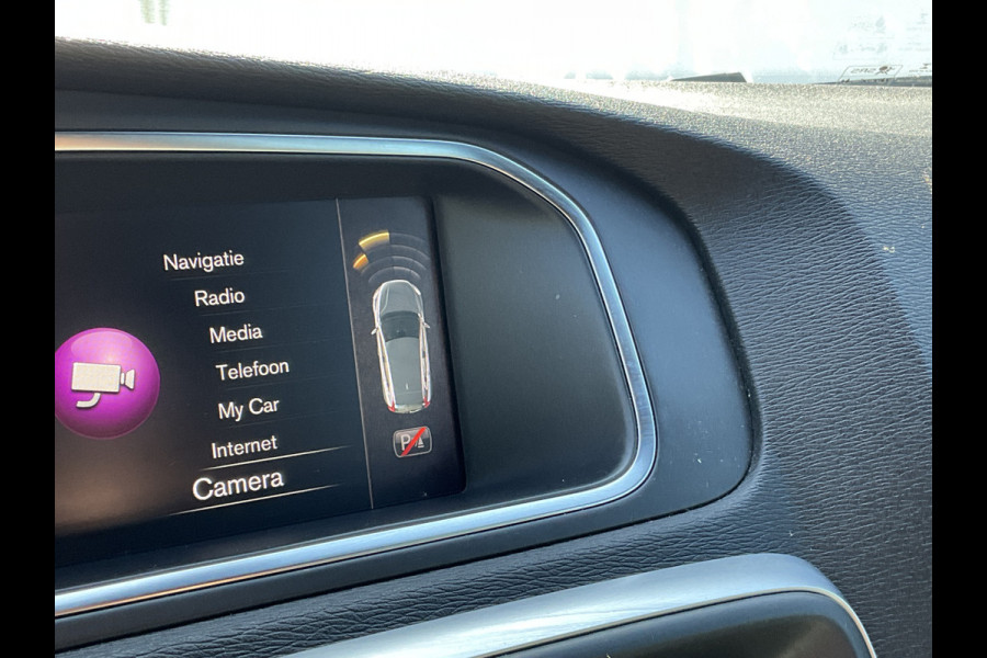 Volvo V40 2.0 D3 Business Sport Automaat Pano Nav/Cam Stoelverw Leer Orig.NL Voll.Onderhouden!