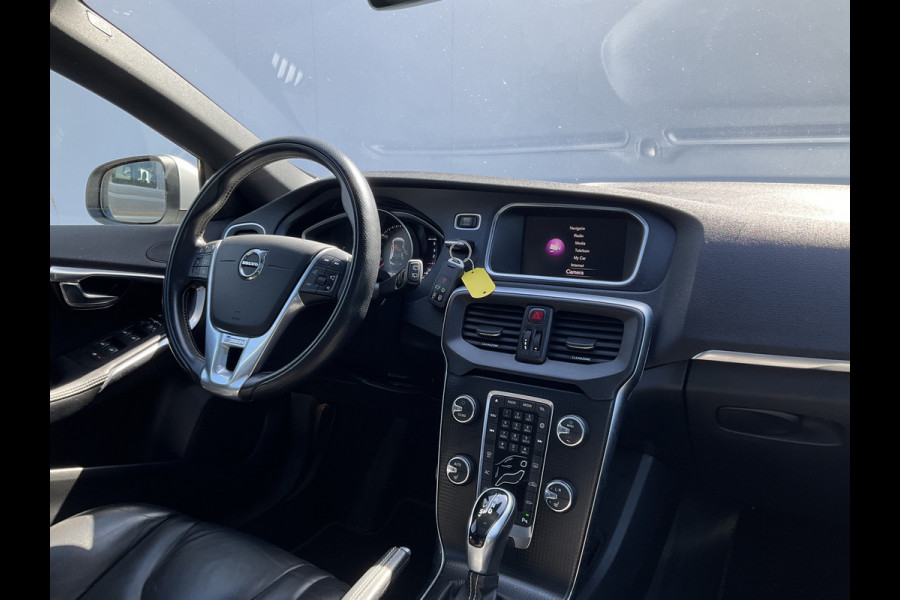 Volvo V40 2.0 D3 Business Sport Automaat Pano Nav/Cam Stoelverw Leer Orig.NL Voll.Onderhouden!