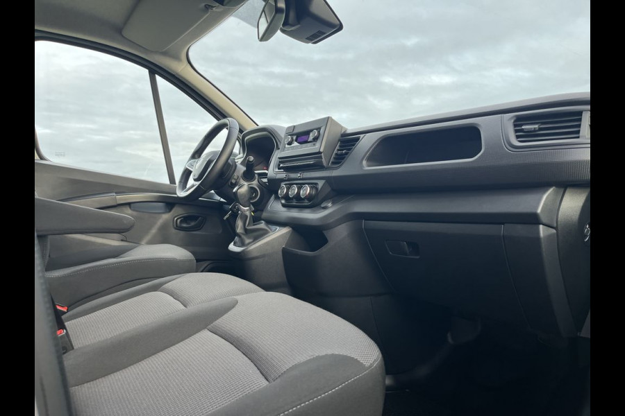 Renault Trafic 2.0 dCi E6 150pk Automaat L2 Comfort 3p BPM Vrij! Lease €330 p/m, PDC, Led, Airco, Trekhaak, Cruise controle, Onderhoudshistorie aanwezig