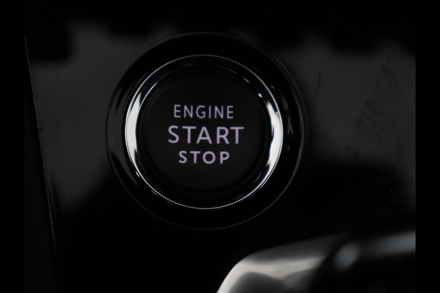 Peugeot 3008 1.6 HYbrid 225 GT | SOH 91,2% | Panoramadak | Leder | Stoelverwarming | 360 Camera | Massage | Adaptive cruise | Focal Sound | Carplay | Keyless | Full LED | Navigatie | PHEV | Plug In