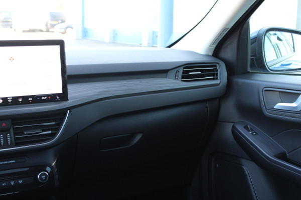 Ford Kuga 2.5 PHEV Active X 243pk | Driver Assistance Pack | Winterpack | Technology Pack | Panoramadak | All Weather Banden