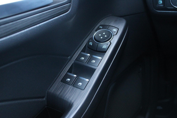 Ford Kuga 2.5 PHEV Active X 243pk | Driver Assistance Pack | Winterpack | Technology Pack | Panoramadak | All Weather Banden