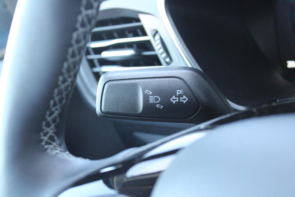 Ford Kuga 2.5 PHEV Active X 243pk | Driver Assistance Pack | Winterpack | Technology Pack | Panoramadak | All Weather Banden