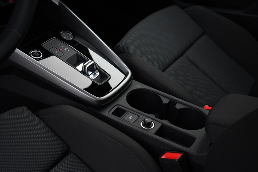 Audi A3 Sportback 35 TFSI 150pk Pano El-Klep Keyless Optic-black Carplay