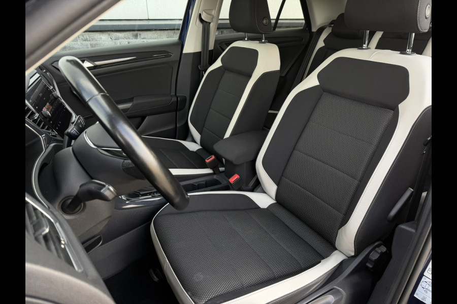 Volkswagen T-Roc 1.5 TSI Sport LED | Trekhaak | Carplay | Camera | Virtual Cockpit | PDC