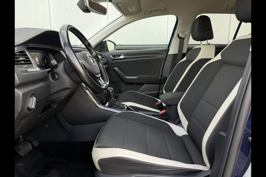 Volkswagen T-Roc 1.5 TSI Sport LED | Trekhaak | Carplay | Camera | Virtual Cockpit | PDC