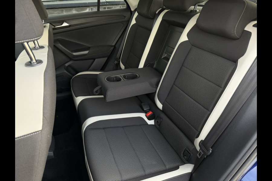 Volkswagen T-Roc 1.5 TSI Sport LED | Trekhaak | Carplay | Camera | Virtual Cockpit | PDC