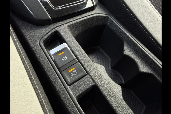 Volkswagen T-Roc 1.5 TSI Sport LED | Trekhaak | Carplay | Camera | Virtual Cockpit | PDC