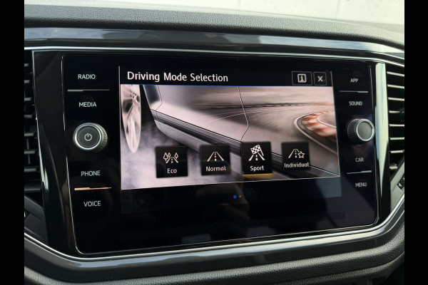 Volkswagen T-Roc 1.5 TSI Sport LED | Trekhaak | Carplay | Camera | Virtual Cockpit | PDC