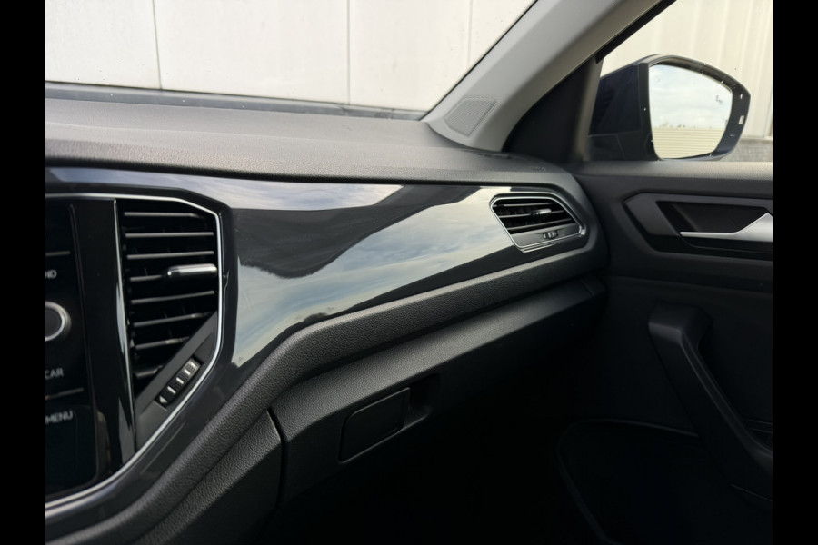 Volkswagen T-Roc 1.5 TSI Sport LED | Trekhaak | Carplay | Camera | Virtual Cockpit | PDC