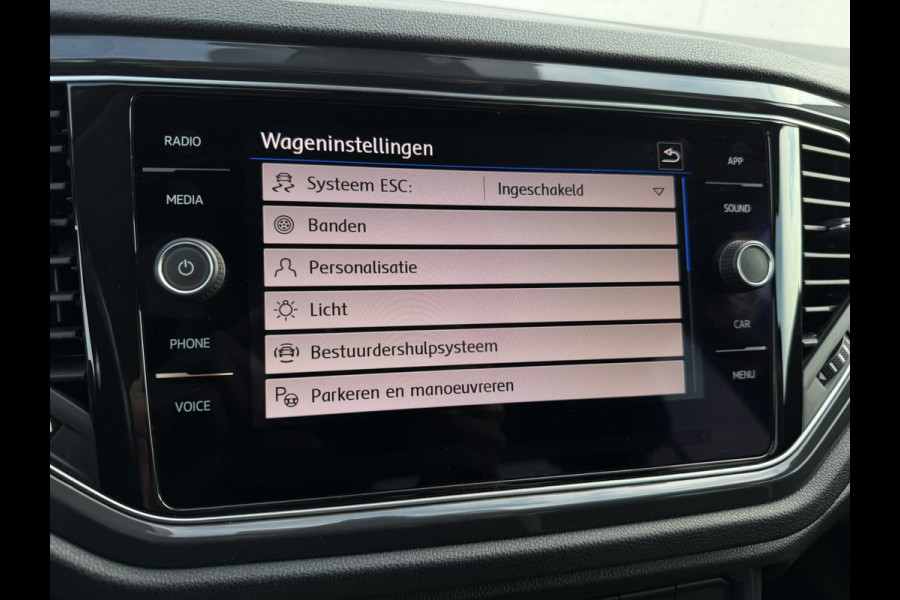 Volkswagen T-Roc 1.5 TSI Sport LED | Trekhaak | Carplay | Camera | Virtual Cockpit | PDC