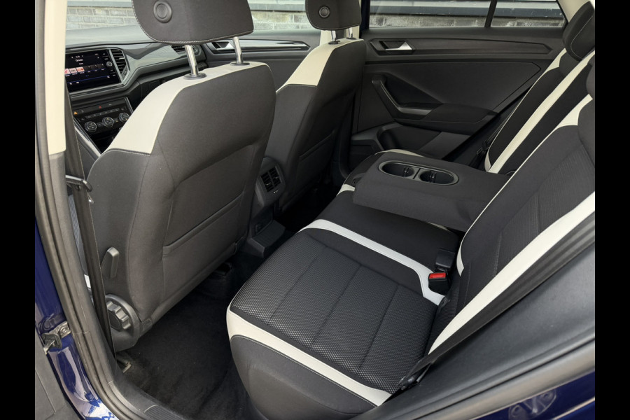 Volkswagen T-Roc 1.5 TSI Sport LED | Trekhaak | Carplay | Camera | Virtual Cockpit | PDC