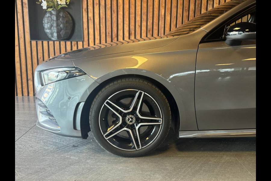Mercedes-Benz A-Klasse 250 Premium Plus / Pano / Camera / Keyless / Sfeerverlichting / Burmester