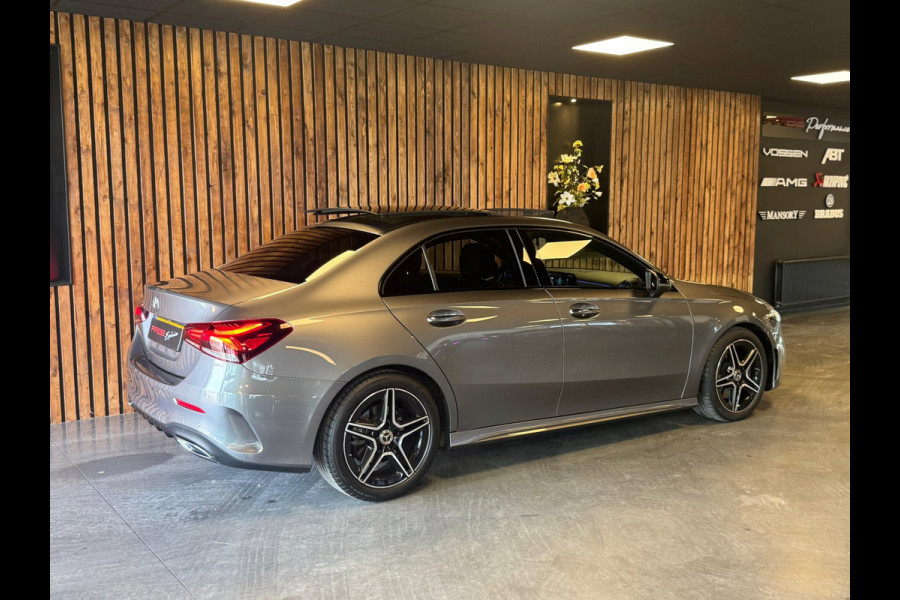 Mercedes-Benz A-Klasse 250 Premium Plus / Pano / Camera / Keyless / Sfeerverlichting / Burmester