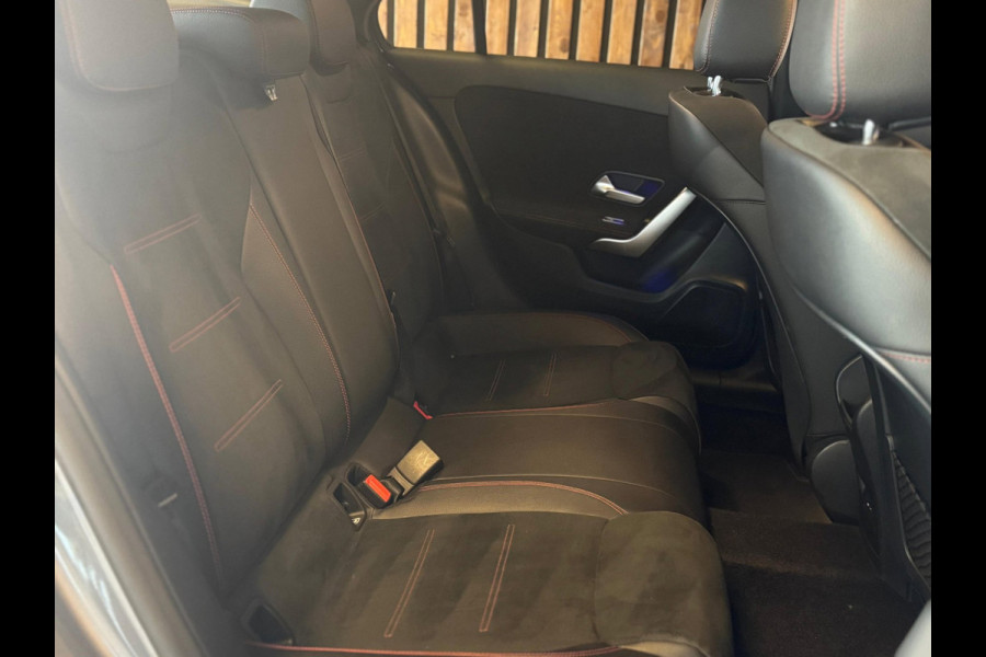 Mercedes-Benz A-Klasse 250 Premium Plus / Pano / Camera / Keyless / Sfeerverlichting / Burmester