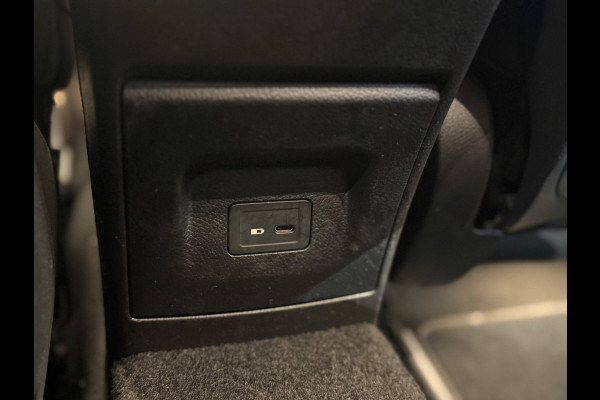 Mercedes-Benz A-Klasse 250 Premium Plus / Pano / Camera / Keyless / Sfeerverlichting / Burmester