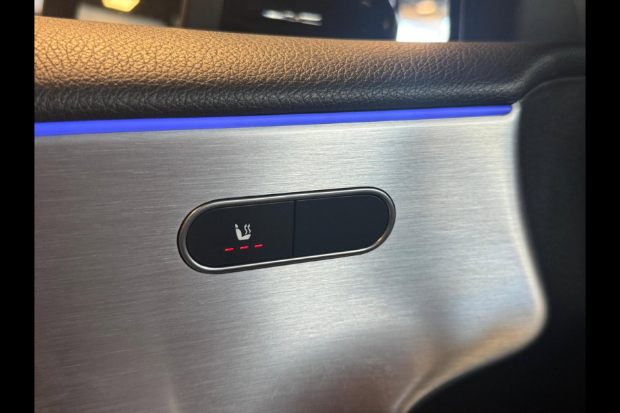 Mercedes-Benz A-Klasse 250 Premium Plus / Pano / Camera / Keyless / Sfeerverlichting / Burmester