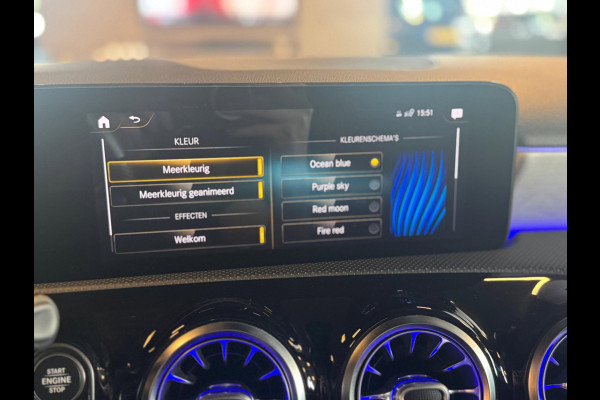Mercedes-Benz A-Klasse 250 Premium Plus / Pano / Camera / Keyless / Sfeerverlichting / Burmester