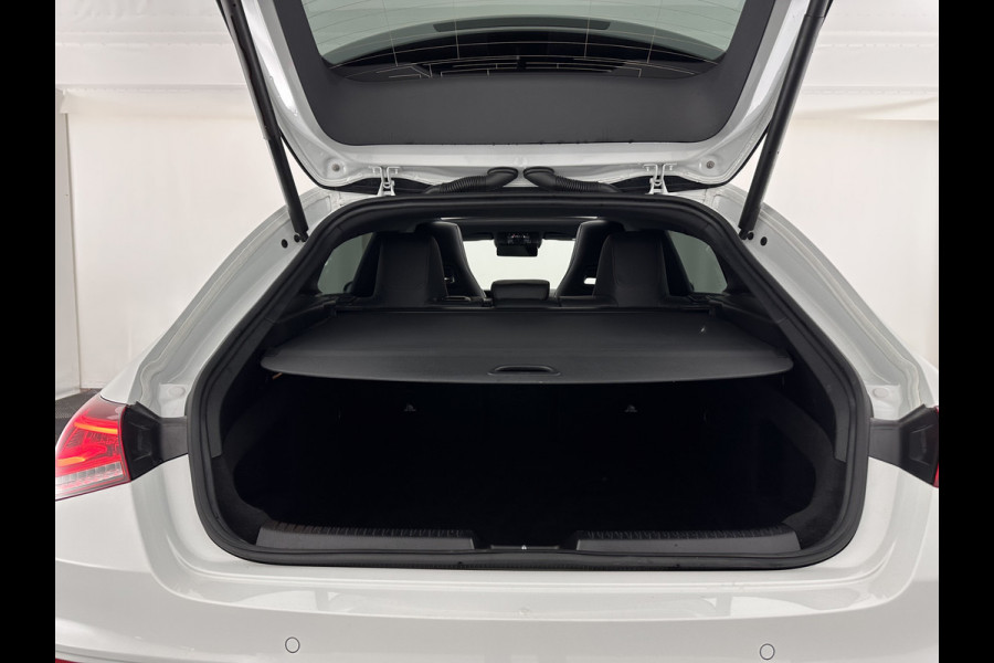 Mercedes-Benz CLA-Klasse Shooting Brake 200 d AMG-Sportpack Business Solution (INCL-BTW) *PANO | DISTRONIC | LEATHER-MICROFIBRE | MULTIBEAM | AMBIENTLIGHT | BLINDSPOT | HEATED-SPORTSEATS | WIDESCREEN-DIGICOCKPIT | DAB+ | NAVI-FULLMAP | CAMERA | PRIVACYGLASS | 18''ALU*