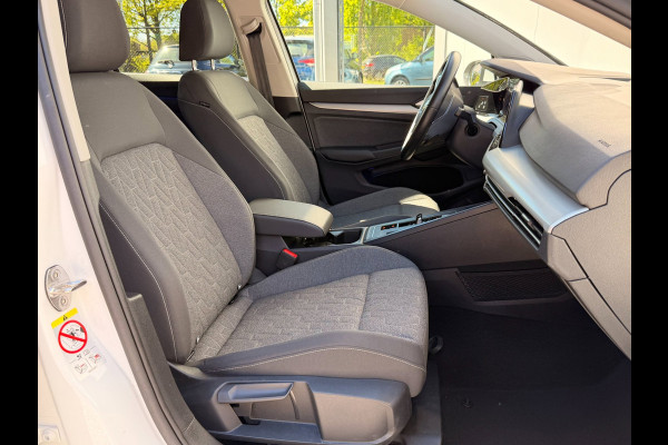 Volkswagen Golf 1.0 eTSI Move IQ Drive Virtuall ACC Carplay Sfeer Stoel/stuurverw