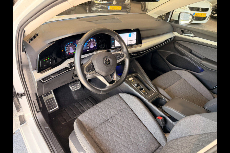 Volkswagen Golf 1.0 eTSI Move IQ Drive Virtuall ACC Carplay Sfeer Stoel/stuurverw