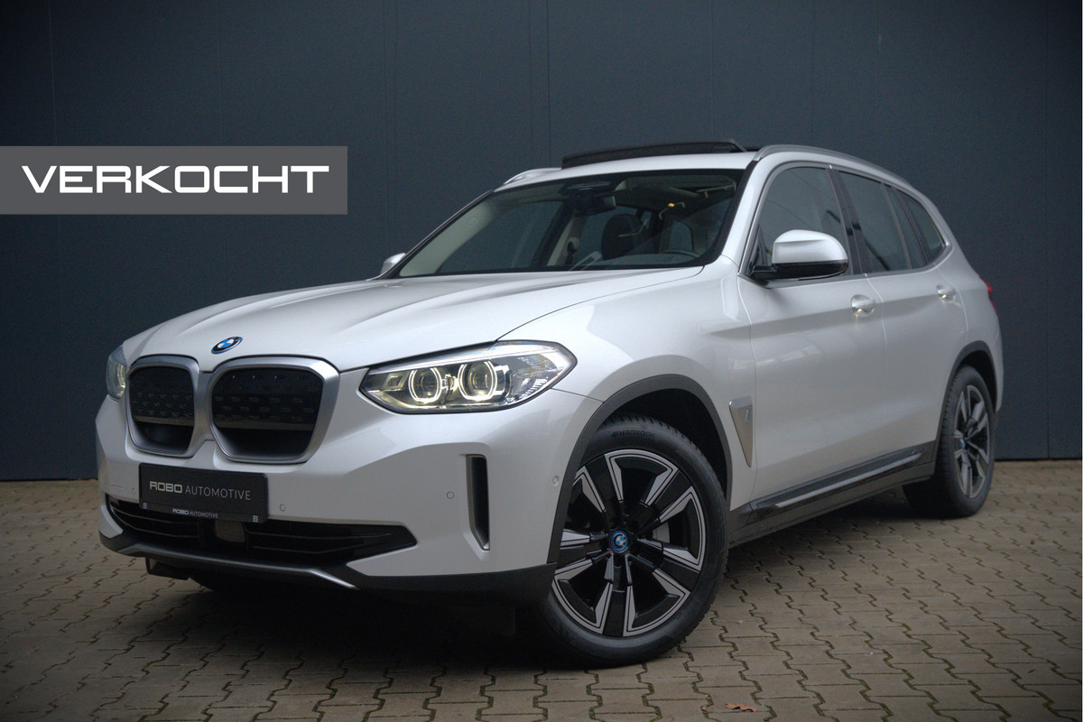 BMW iX3 Executive 80 kWh | Panoramadak | Keyless | Stoelverwarming | Camera | Adaptief Onderstel | Adaptive LED | Elektrische Stoelen | Apple Carplay | Navigatie | Ambiance Verlichting