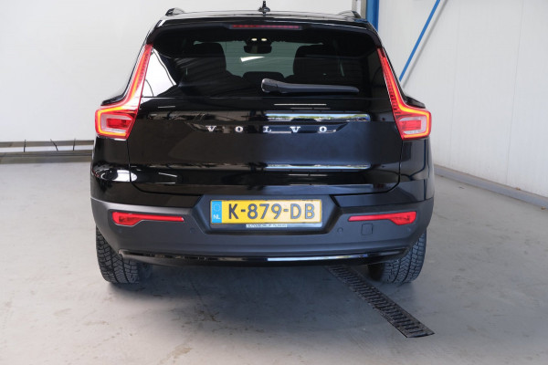 Volvo XC40 Recharge P8 AWD R-Design > €16750,- Netto Export <