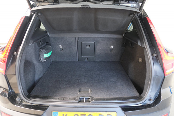 Volvo XC40 Recharge P8 AWD R-Design > €16750,- Netto Export <