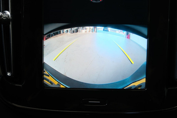 Volvo XC40 Recharge P8 AWD R-Design > €16750,- Netto Export <