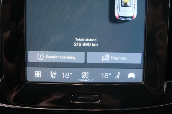 Volvo XC40 Recharge P8 AWD R-Design > €16750,- Netto Export <