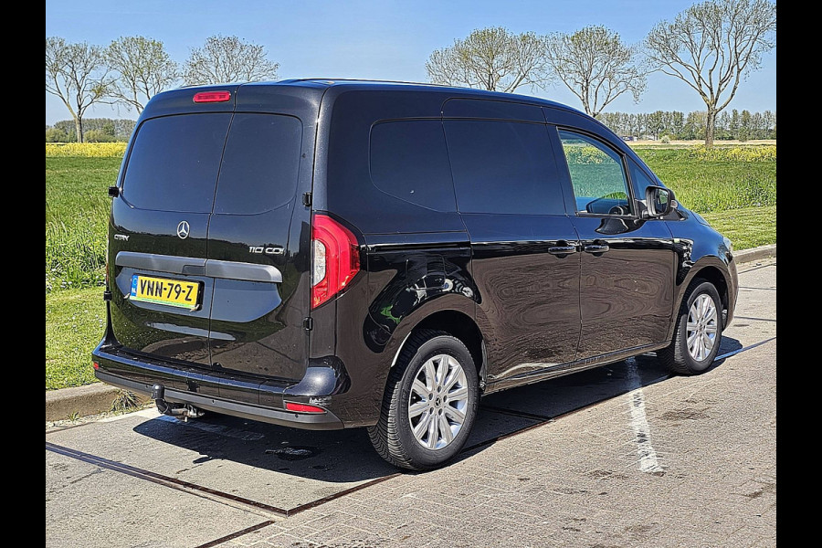 Mercedes-Benz Citan 110 CDI L1 Pro L1 Pro Navi Mbux LED Trekhaak Airco Camera Stoelverwarming Lichtmetaal Euro6 95 PK!