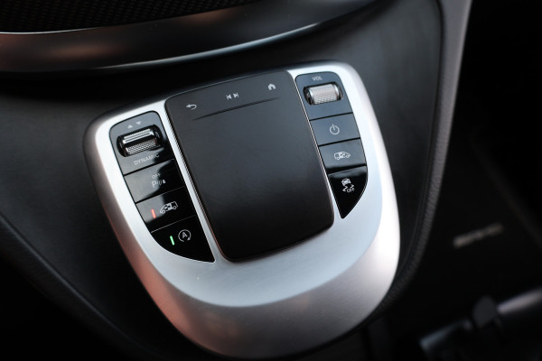 Mercedes-Benz V-Klasse 300d DC | AMG | 4-Matic | 360 Camera | Stoelventilatie | CarPlay | Navigatie | Lederen bekleding | Elek schuifdeuren | LED koplampen | Elek achterklep | DAB | V300 | V300d | Nieuwe APK | Dealer onderhouden