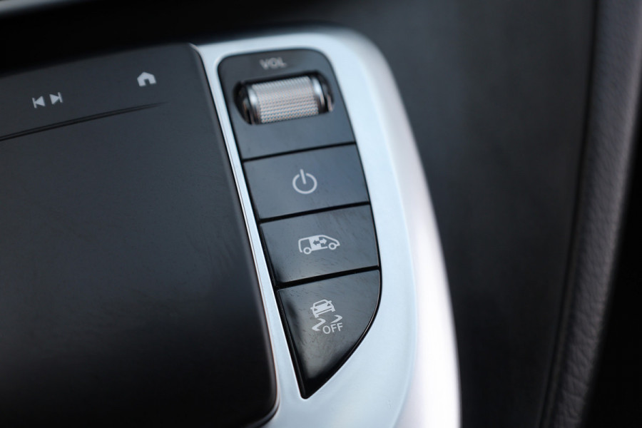 Mercedes-Benz V-Klasse 300d DC | AMG | 4-Matic | 360 Camera | Stoelventilatie | CarPlay | Navigatie | Lederen bekleding | Elek schuifdeuren | LED koplampen | Elek achterklep | DAB | V300 | V300d | Nieuwe APK | Dealer onderhouden