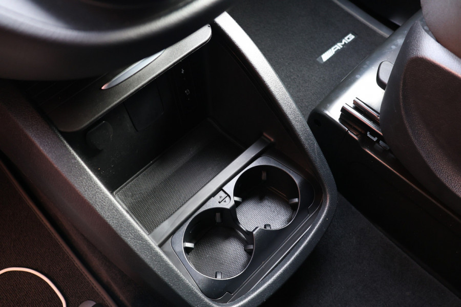 Mercedes-Benz V-Klasse 300d DC | AMG | 4-Matic | 360 Camera | Stoelventilatie | CarPlay | Navigatie | Lederen bekleding | Elek schuifdeuren | LED koplampen | Elek achterklep | DAB | V300 | V300d | Nieuwe APK | Dealer onderhouden