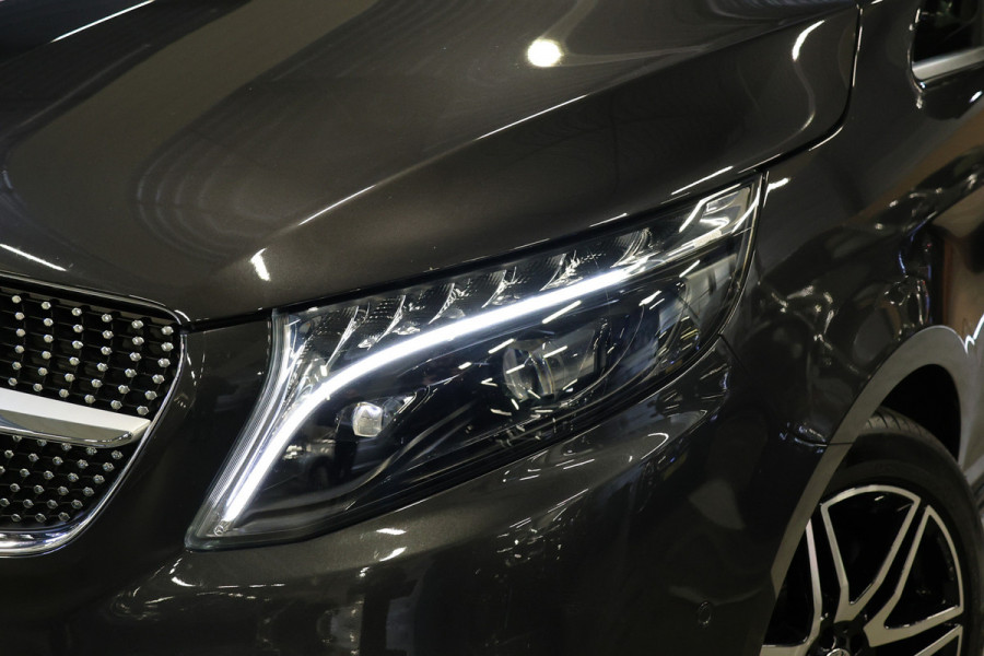 Mercedes-Benz V-Klasse 300d DC | AMG | 4-Matic | 360 Camera | Stoelventilatie | CarPlay | Navigatie | Lederen bekleding | Elek schuifdeuren | LED koplampen | Elek achterklep | DAB | V300 | V300d | Nieuwe APK | Dealer onderhouden
