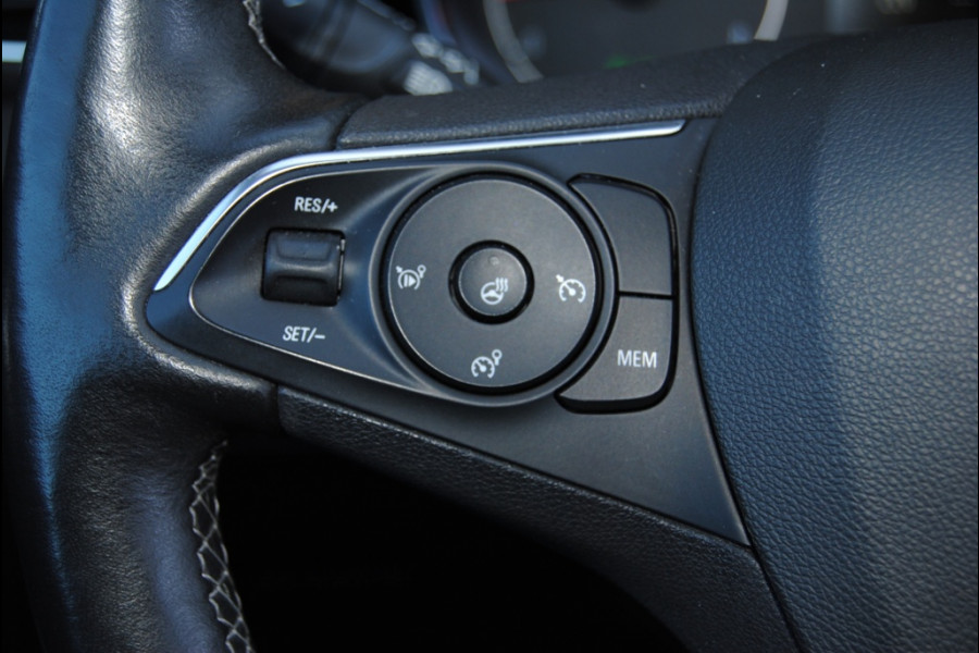 Opel Grandland X 1.2 Turbo Innovation | Carplay | Luxe uitgevoerd | Winterpakket!