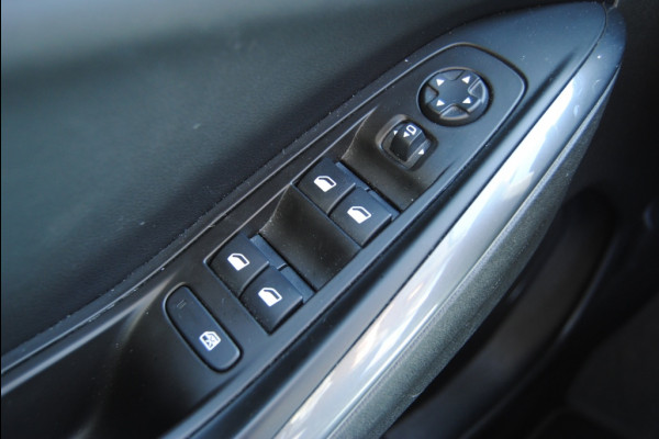 Opel Grandland X 1.2 Turbo Innovation | Carplay | Luxe uitgevoerd | Winterpakket!