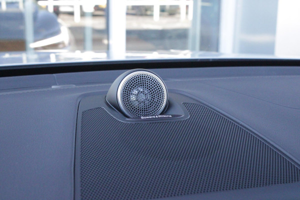Volvo XC60 2.0 T8 Plug-in-hybrid AWD POLESTAR ENGINEERED | PANORAMA SCHUIF/KANTEL DAK | BOWERS & WILKINS PREMIUM SOUND SYSTEM | ELEKTRISCH WEGKLAPBARE TREKHAAK | 360° SURROUND VIEW CAMERA'S | STOEL/STUUR VERWARMING | ELEKTRISCH BEDIENBARE VOORSTOELEN MET GEHEUGEN OP BEIDE VOORSTOELEN | ACHTERBANK VERWARMING | STOEL/STUUR VERWARMING | HEAD UP DISPLAY | NAVIGATIE BY GOOGLE | 21" 5-Y SPAAKS GESMEDEN DIAMOND CUT/BLACK GEPOLIJSTE VELGEN | WIELKAST VERBREDERS |POLESTAR GOUDKLEURIGE ÖHLINS SCHOKDEMPERS | AKEBONO 20" PERFORMANCE REMMEN | POLESTAR VEERPOOTBRUG | APPLE CARPLAY/ANDROID AUTO