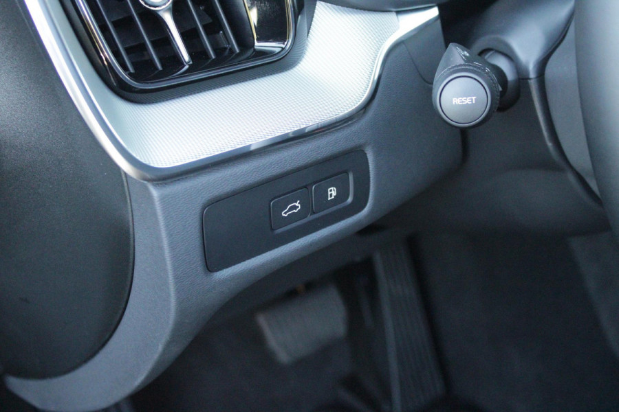 Volvo XC60 2.0 T8 Plug-in-hybrid AWD POLESTAR ENGINEERED | PANORAMA SCHUIF/KANTEL DAK | BOWERS & WILKINS PREMIUM SOUND SYSTEM | ELEKTRISCH WEGKLAPBARE TREKHAAK | 360° SURROUND VIEW CAMERA'S | STOEL/STUUR VERWARMING | ELEKTRISCH BEDIENBARE VOORSTOELEN MET GEHEUGEN OP BEIDE VOORSTOELEN | ACHTERBANK VERWARMING | STOEL/STUUR VERWARMING | HEAD UP DISPLAY | NAVIGATIE BY GOOGLE | 21" 5-Y SPAAKS GESMEDEN DIAMOND CUT/BLACK GEPOLIJSTE VELGEN | WIELKAST VERBREDERS |POLESTAR GOUDKLEURIGE ÖHLINS SCHOKDEMPERS | AKEBONO 20" PERFORMANCE REMMEN | POLESTAR VEERPOOTBRUG | APPLE CARPLAY/ANDROID AUTO