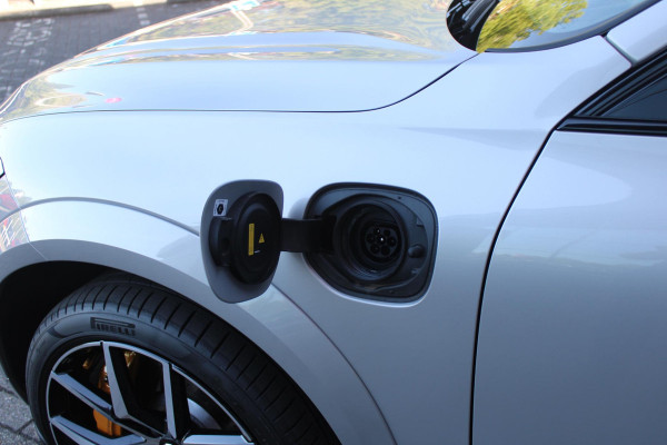 Volvo XC60 2.0 T8 Plug-in-hybrid AWD POLESTAR ENGINEERED | PANORAMA SCHUIF/KANTEL DAK | BOWERS & WILKINS PREMIUM SOUND SYSTEM | ELEKTRISCH WEGKLAPBARE TREKHAAK | 360° SURROUND VIEW CAMERA'S | STOEL/STUUR VERWARMING | ELEKTRISCH BEDIENBARE VOORSTOELEN MET GEHEUGEN OP BEIDE VOORSTOELEN | ACHTERBANK VERWARMING | STOEL/STUUR VERWARMING | HEAD UP DISPLAY | NAVIGATIE BY GOOGLE | 21" 5-Y SPAAKS GESMEDEN DIAMOND CUT/BLACK GEPOLIJSTE VELGEN | WIELKAST VERBREDERS |POLESTAR GOUDKLEURIGE ÖHLINS SCHOKDEMPERS | AKEBONO 20" PERFORMANCE REMMEN | POLESTAR VEERPOOTBRUG | APPLE CARPLAY/ANDROID AUTO
