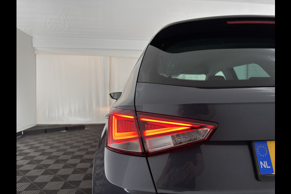 Seat Arona 1.0 TSI Style Business Intense (INCL-BTW) Aut. *ADAPTIVE-CRUISE | NAVI-FULLMAP | KEYLESS | CAMERA | DAB | CARPLAY | PRIVACY-GLASS | ECC | PDC | 16''ALU*